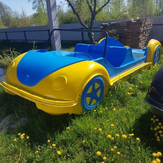 Катамаран в виде авто (машинки) Lake Walk s3