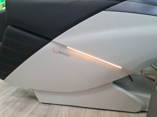 Масажне крісло AlphaSonic III White Black