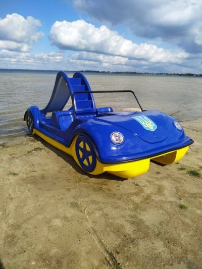 Катамаран в виде авто (машинки) Lake Walk s3 б/у
