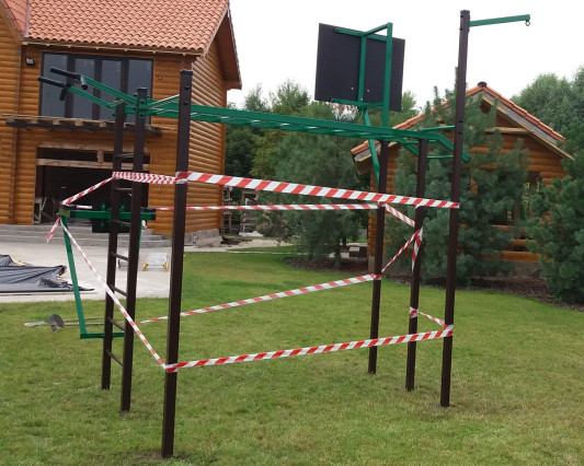 Вуличний спортзал Мега 7