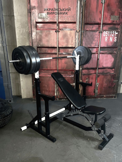 DEF-PRO. Скамья жимовая до 300 кг со стойками и страховыми упорами черный