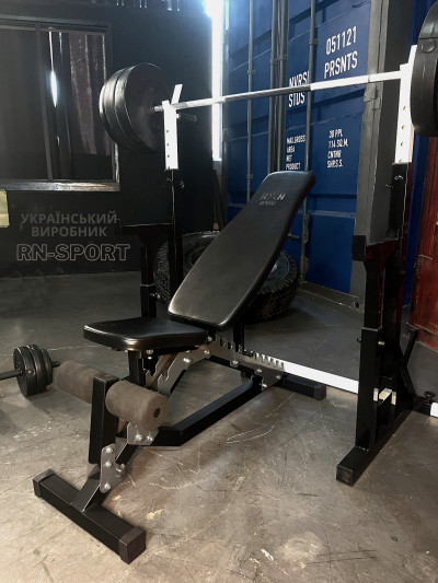 DEF-PRO. Скамья жимовая до 300 кг со стойками и страховыми упорами черный